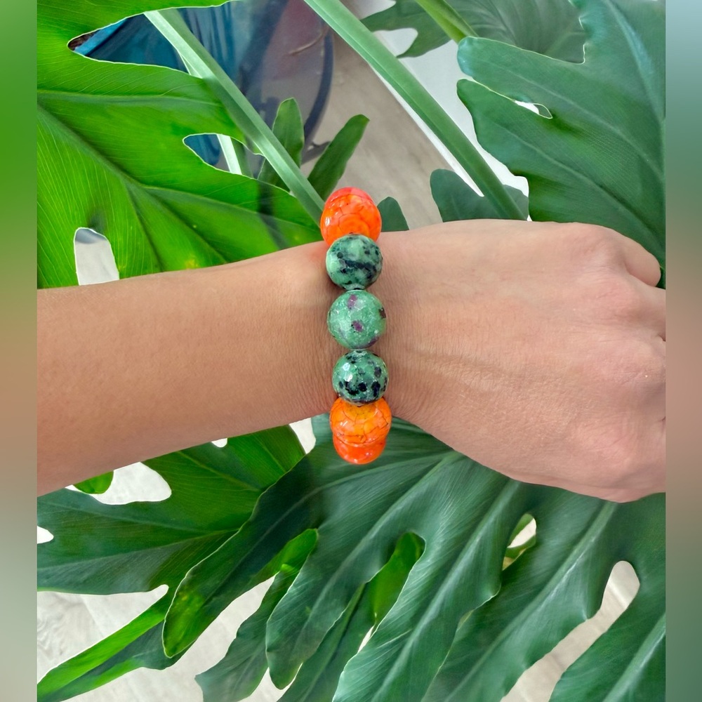 Ruby on Fuchsite & Howlite bracelet (one) - Picture 2 of 4